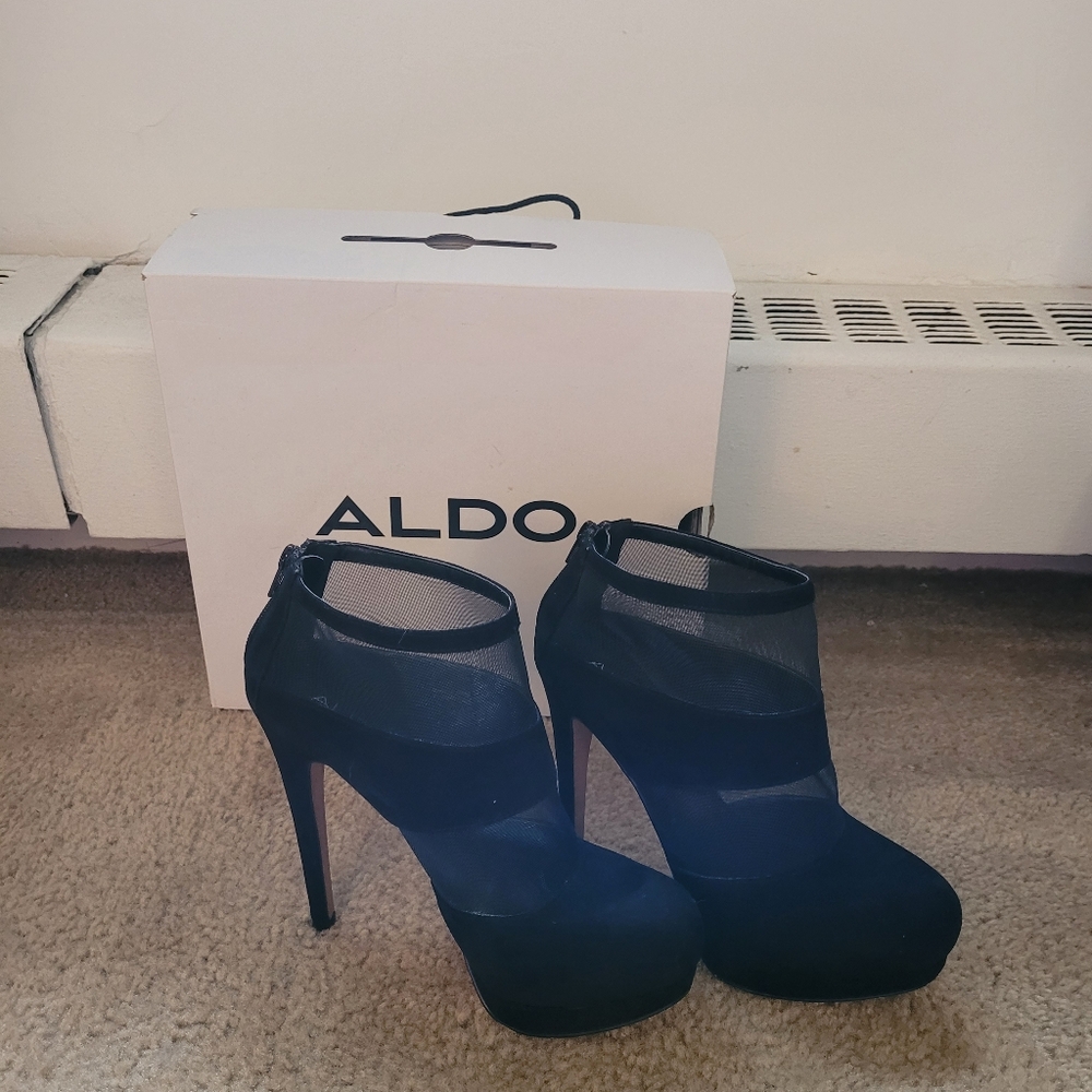 2015 Aldo mesh and suede stiletto platform heels size 8 black